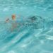 Schwimmen im Pool