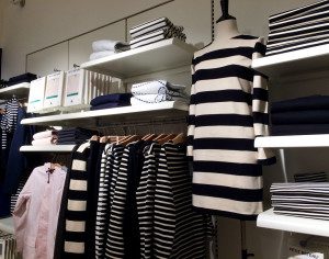 Petit Bateau Spiegelgase Wien mit Kind