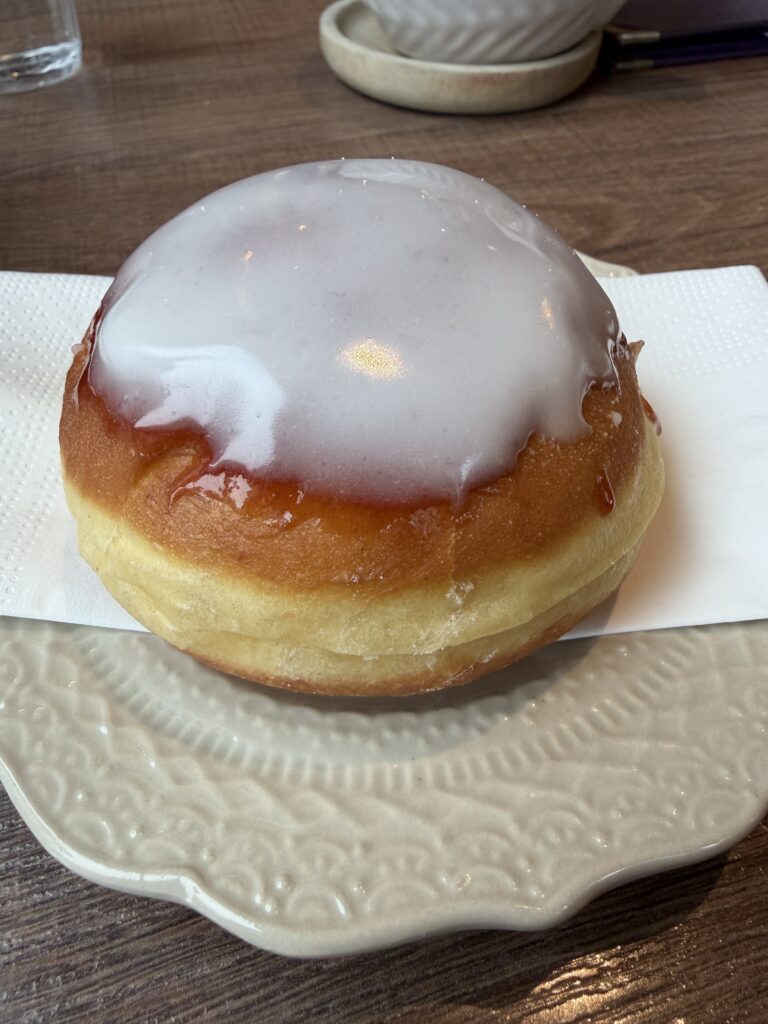 Vanillekrapfen in Ullmann's Zuckerbäckerei